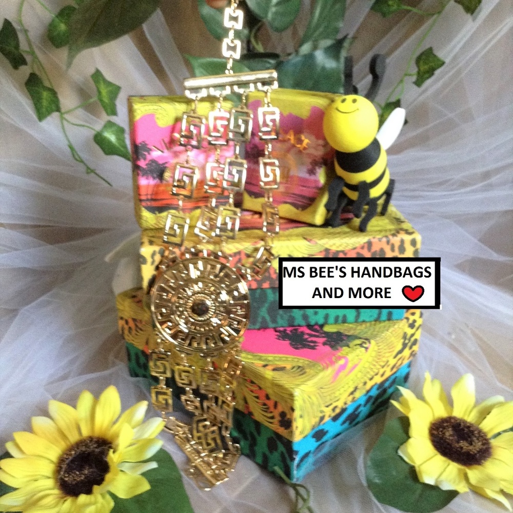 Ms Bee Likes Versace